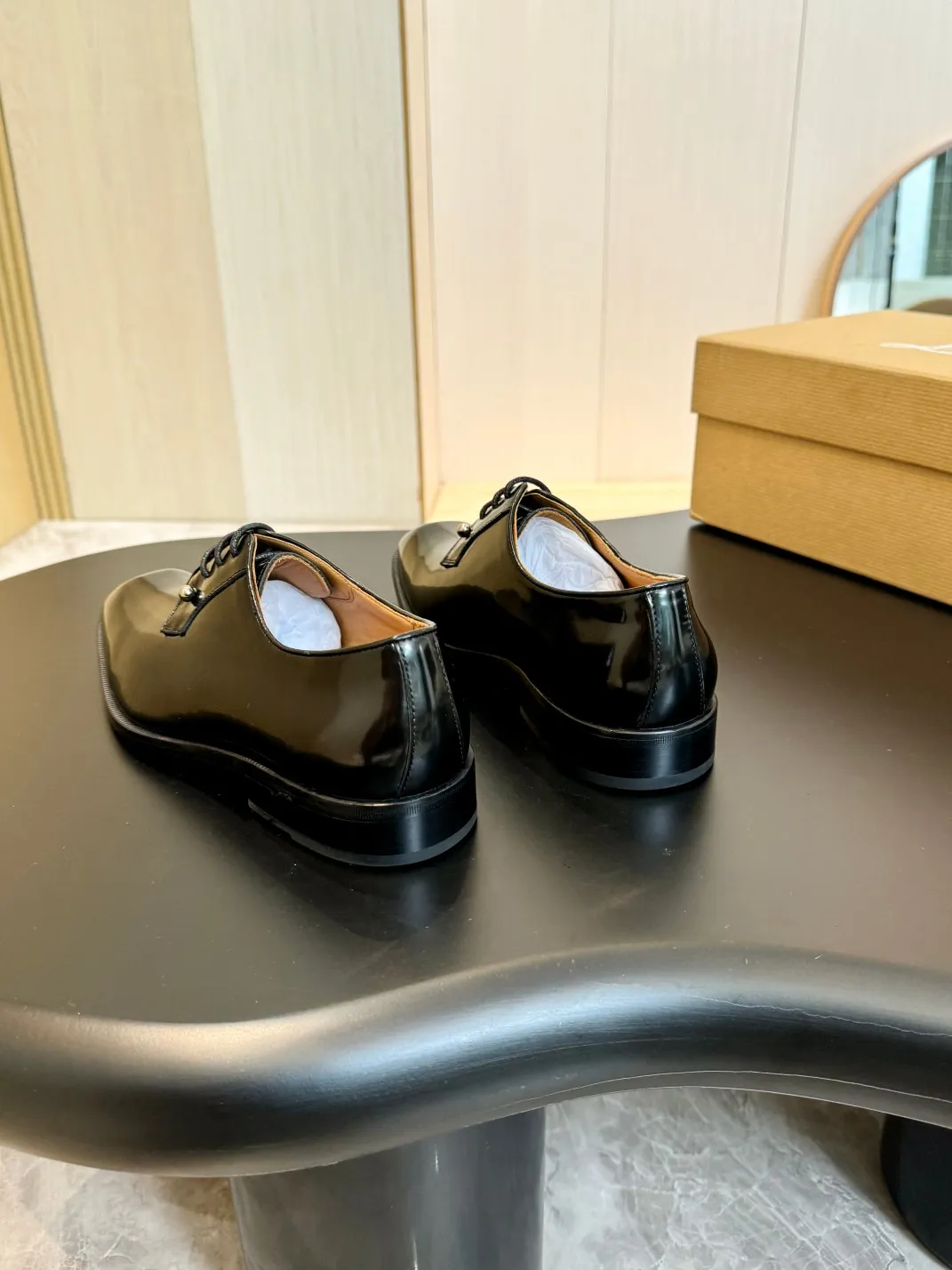 [CL red sole shoes] Top P: 1020💰 Size 39-44 (⚠️38.45.46.47 custom-made, non-returnable and non-exchangeable) 🆑High-end men's business formal leather shoes, original authentic top quality goods ••✅💯 Top original order purchasing agent! Original imported patterned cowhide ➕Imported cowhide lining ➕Cowhide feet ➕Original leather outsole~🉑️Feel free to compare the authentic ones!